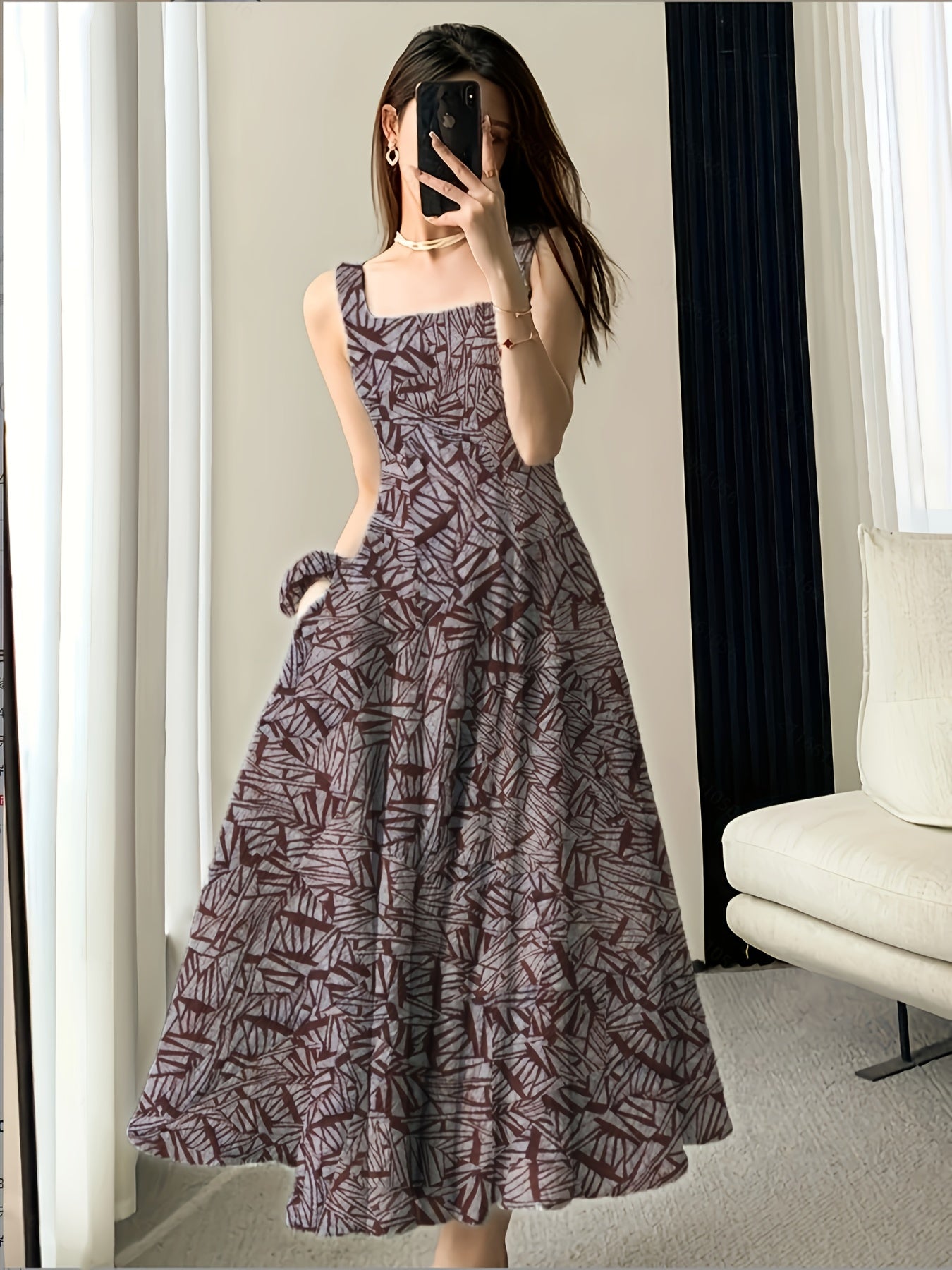 Abito elegante con scollatura quadrata - ideale per la primavera e l'estate