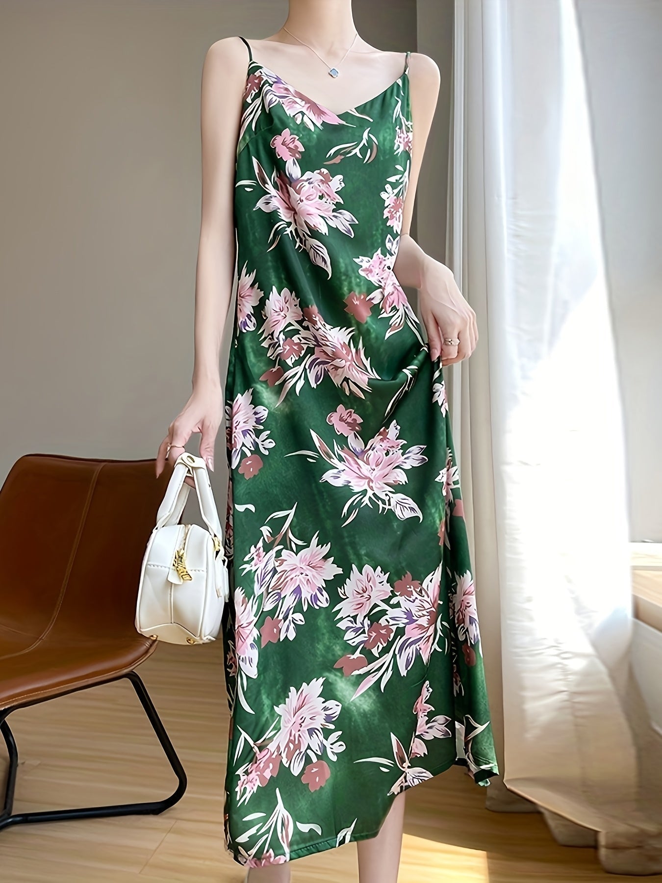 Abito midi in raso con motivo floreale - Scollo a V, Senza maniche, Linea A, Traspirante