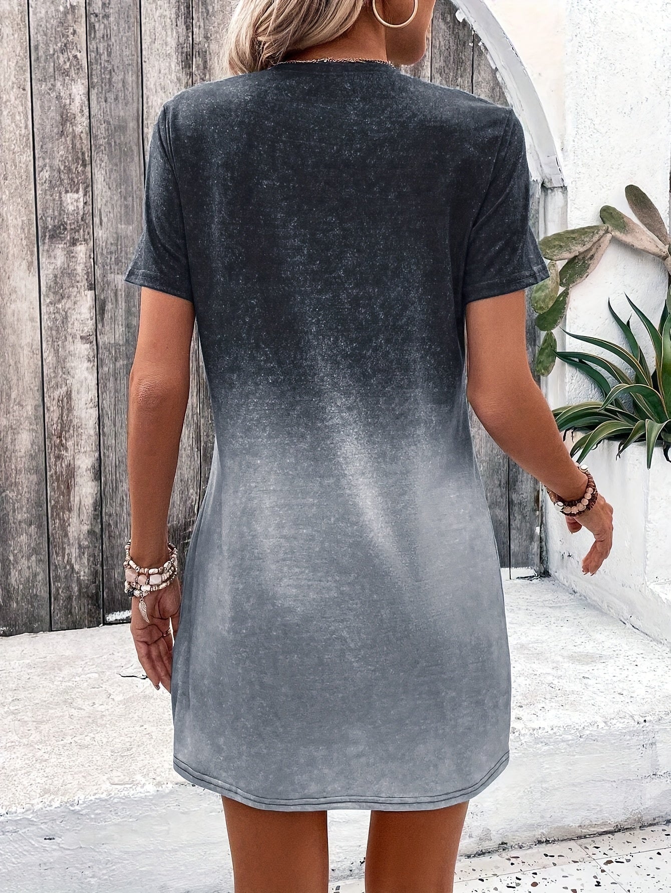 Abito estivo da donna - Mini abito casual con stampa a cuore e maniche corte