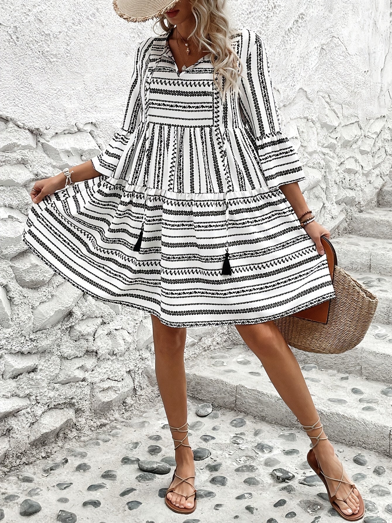 Abito estivo a righe - Abito lungo fino al ginocchio con scollo a V e maniche a 3/4