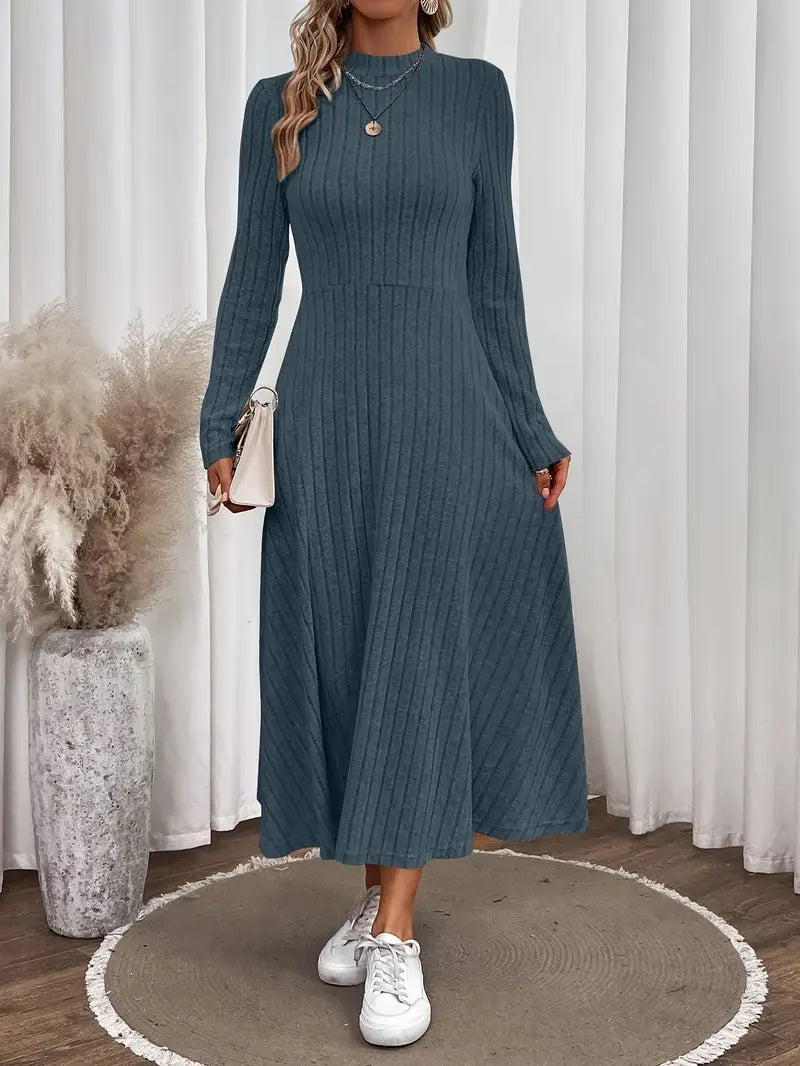 Maxi abito monocromatico casual e glamour a maniche lunghe a coste