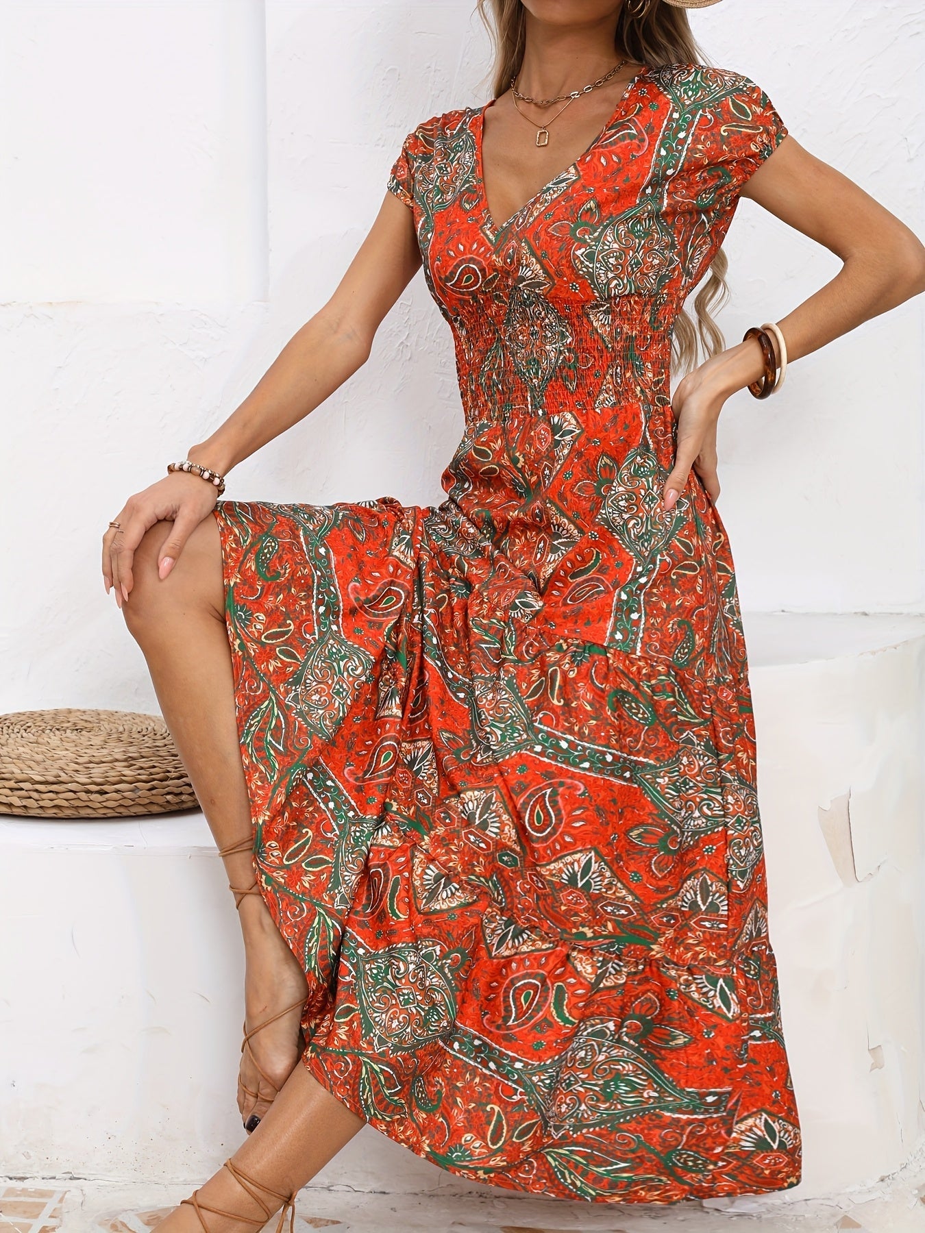 Maxi abito con motivo paisley Scollo a V rosso Ideale per le vacanze