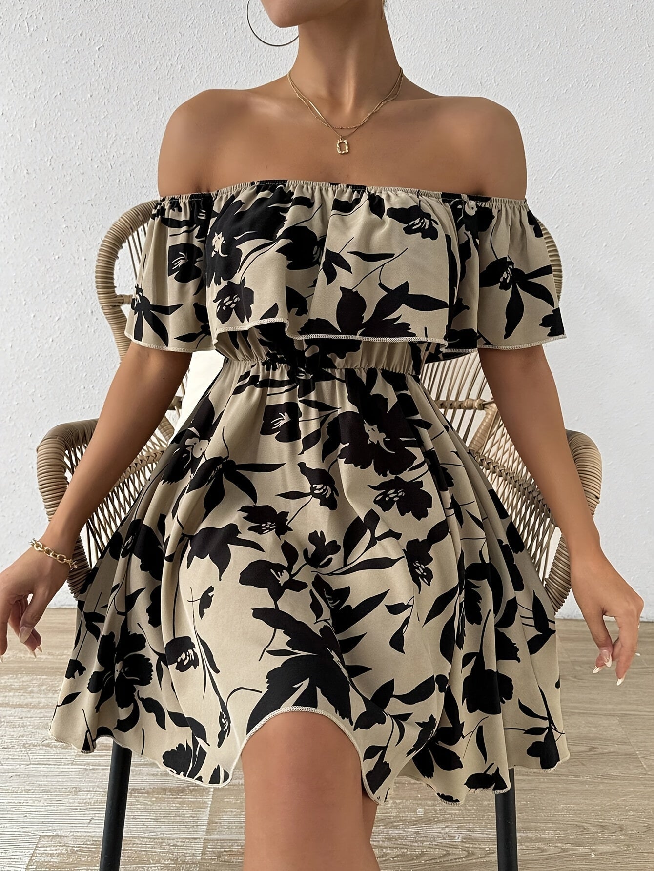 Abito floreale off-the-shoulder - Abito estivo arioso con volant e linea ad A