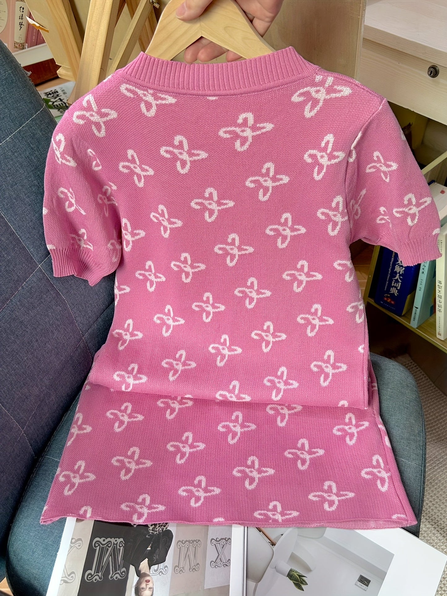 Abito in maglia con motivo floreale - vestibilità bodycon, maniche a sbuffo, scollatura rotonda