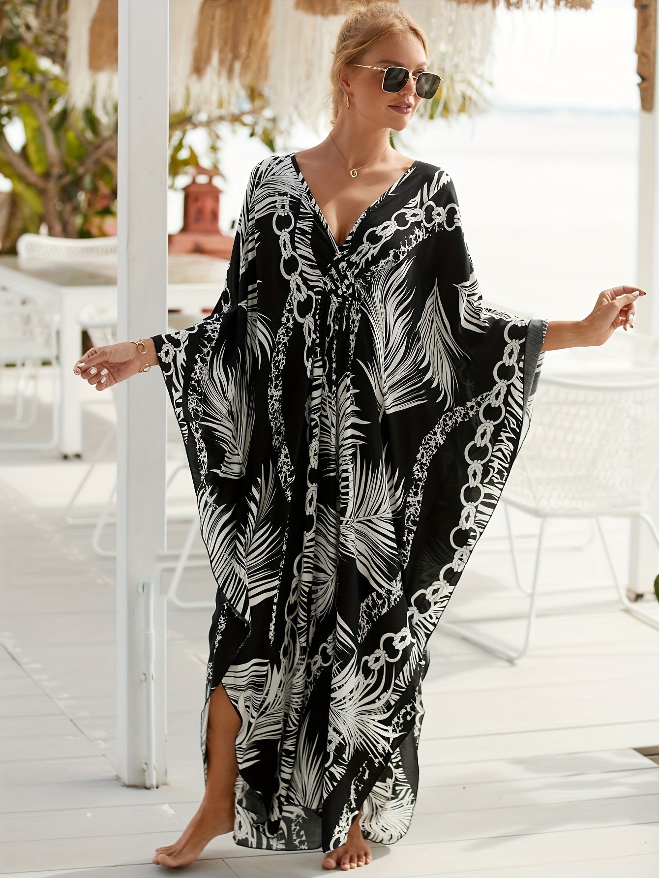 Abito da spiaggia boho da donna - Maxi abito bianco e nero con scollo a V