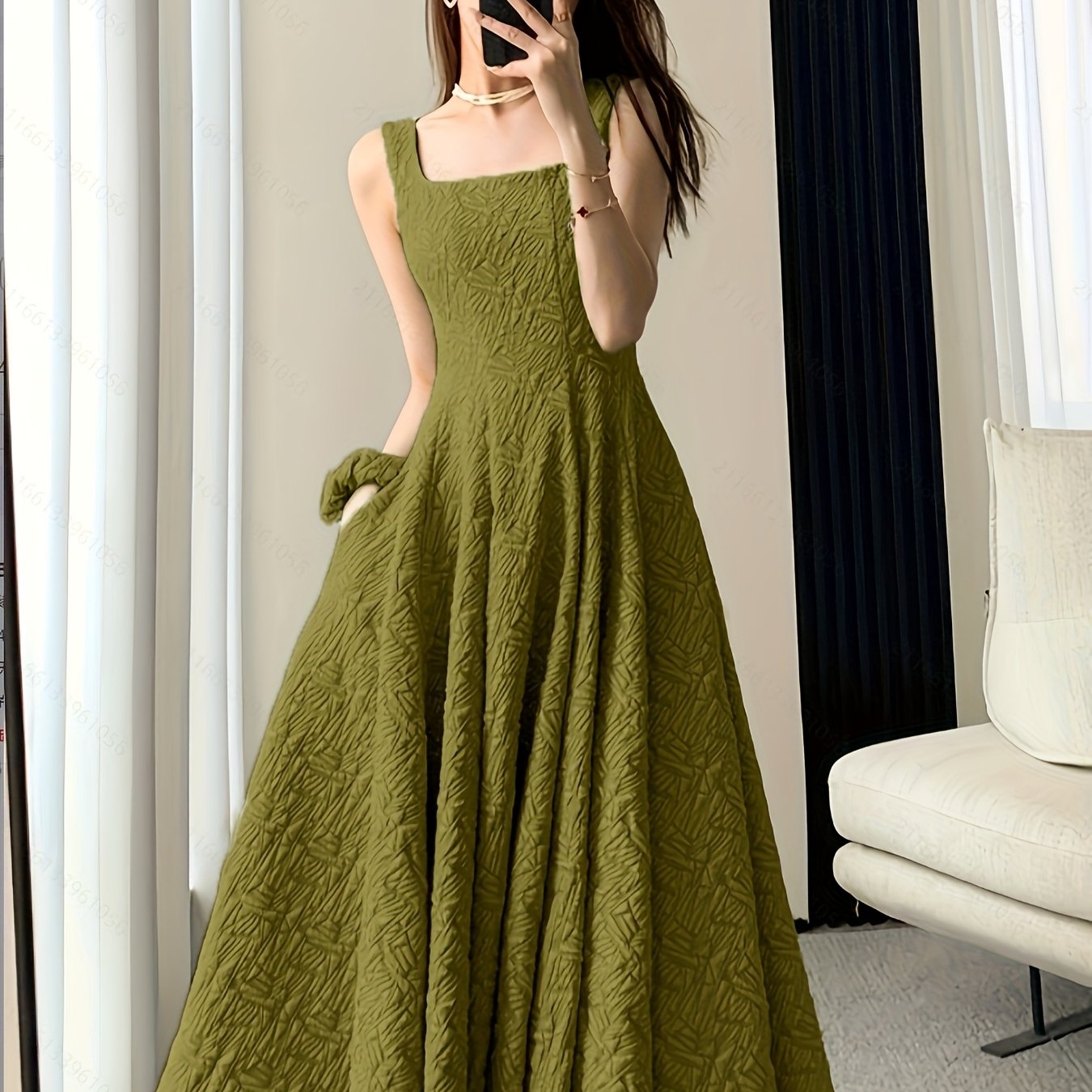 Abito elegante con scollatura quadrata - ideale per la primavera e l'estate