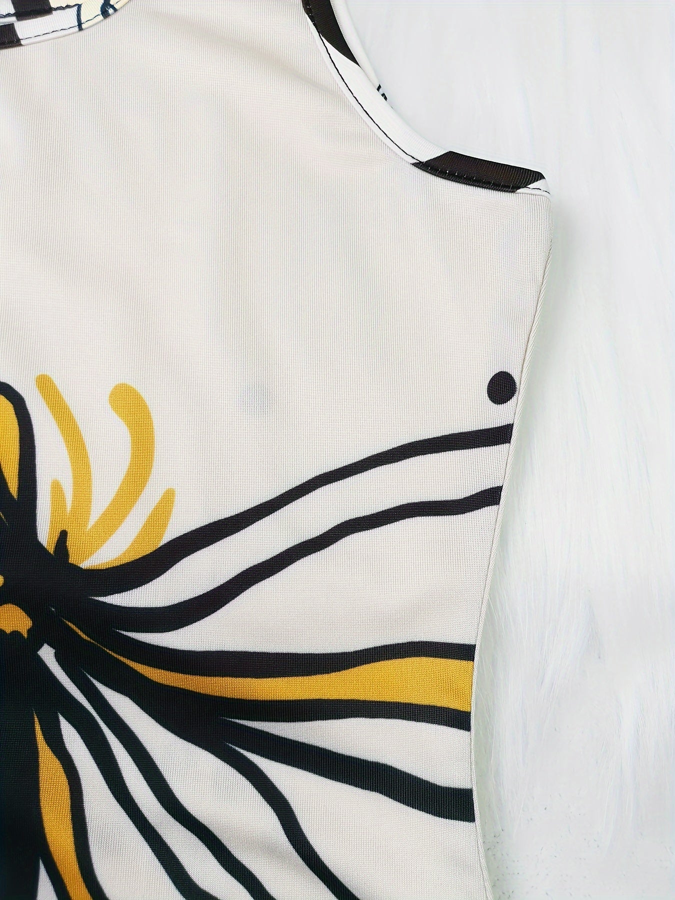 Abito bodycon elegante - Abito elasticizzato senza maniche con stampa marmo, a cuore