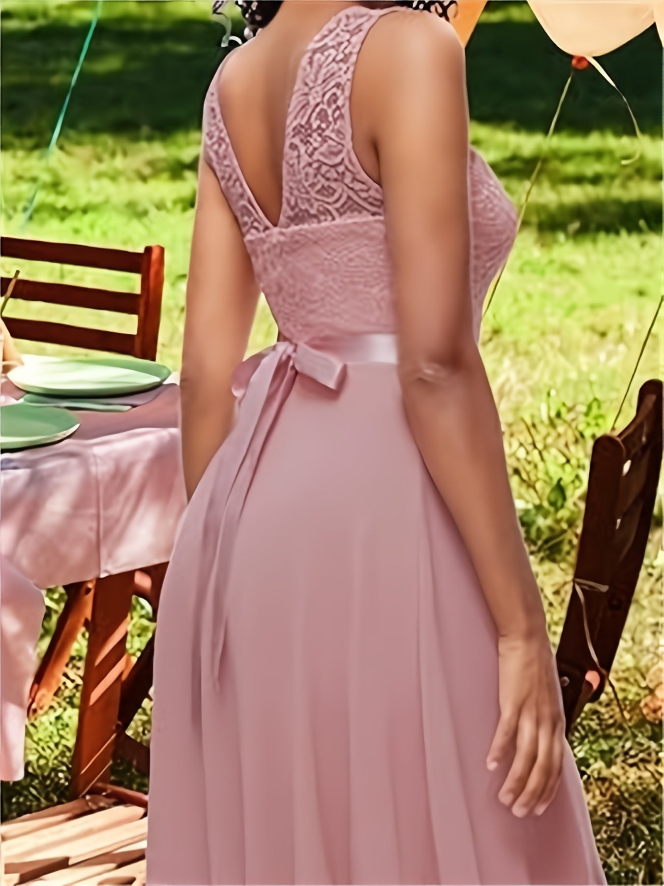 Abito estivo con scollo rotondo - Plissettato, linea ad A, pizzo patchwork, lunghezza al ginocchio ed elegante